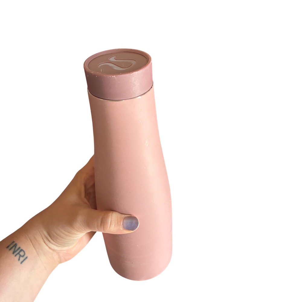 Lululemon Stay Hot Cold Water Bottle 19oz Pink Matte Insulated Leak Proof